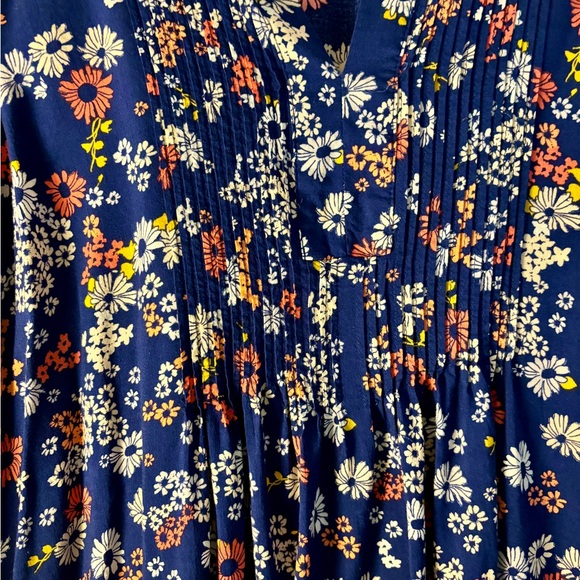 Old Navy Floral Blouse - Picture 2 of 3